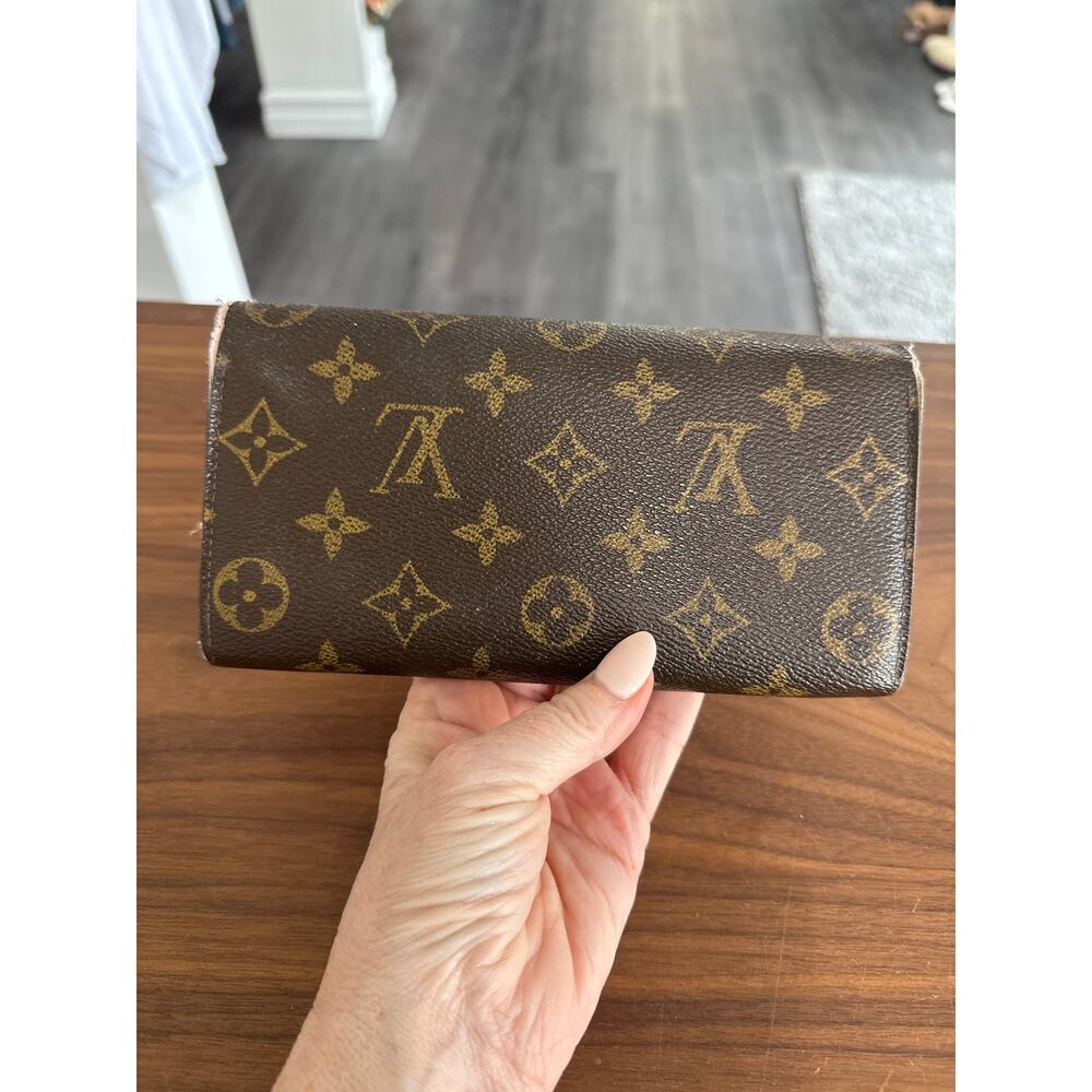 Louis Vuitton Sarah Monogram Fleuri Wallet - Picture 2 of 13